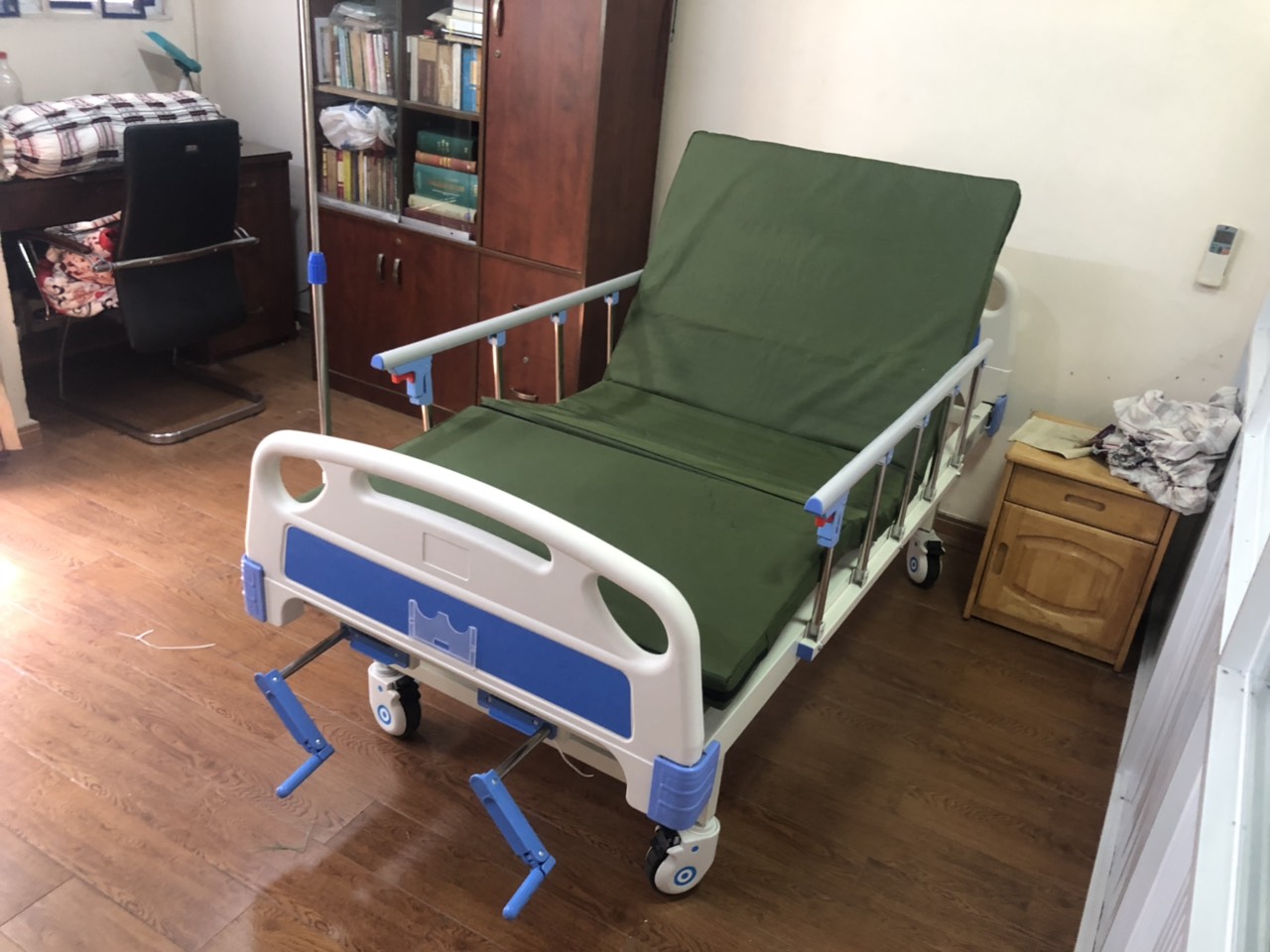Cửa hàng giường y tế huyện Hóc Môn nào có mẫu nâng hạ lưng đơn giản?